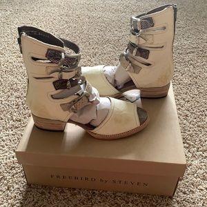 Free Bird Pilar Sandals